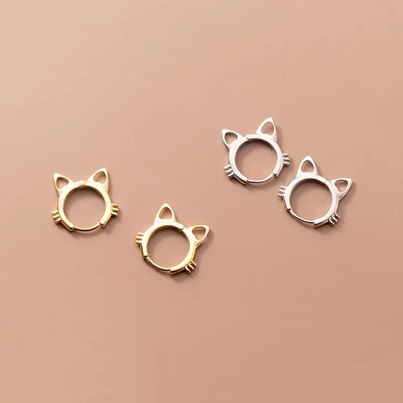 

New Popular Cute Cat Small Hoop Earrings For Women Hollow Ear Nail Tiny Huggies Female Charming Ear Piercing Jewelry Best Gifts