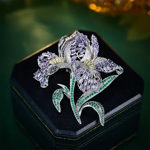 Брошь с микроинкрустацией циркония