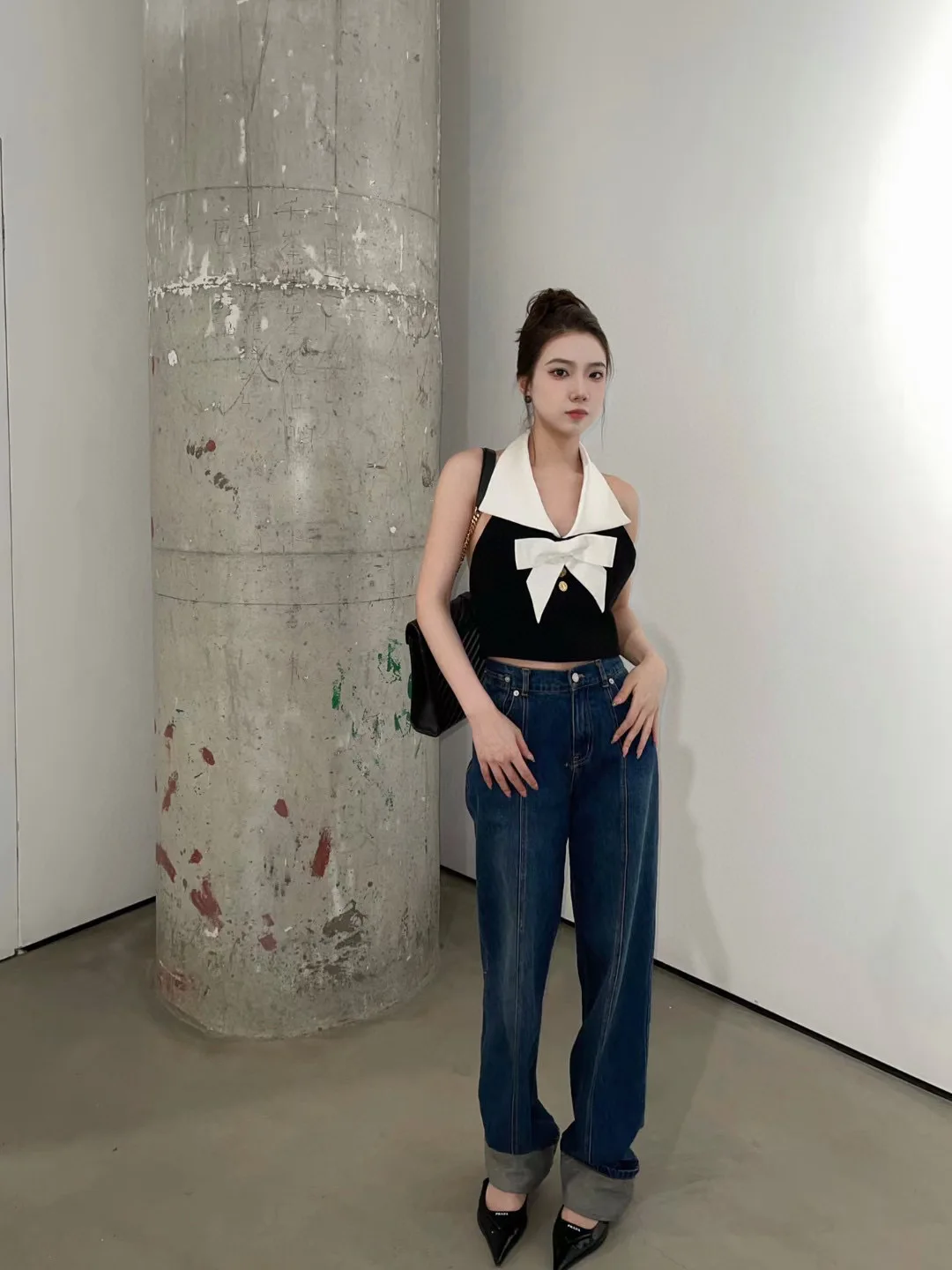 Фото Женский короткий жилет Kpop в Корейском стиле, майка с лямкой на шее и открытой спиной, пикантная рубашка без рукавов, с бантом, в стиле пэчворк... №3