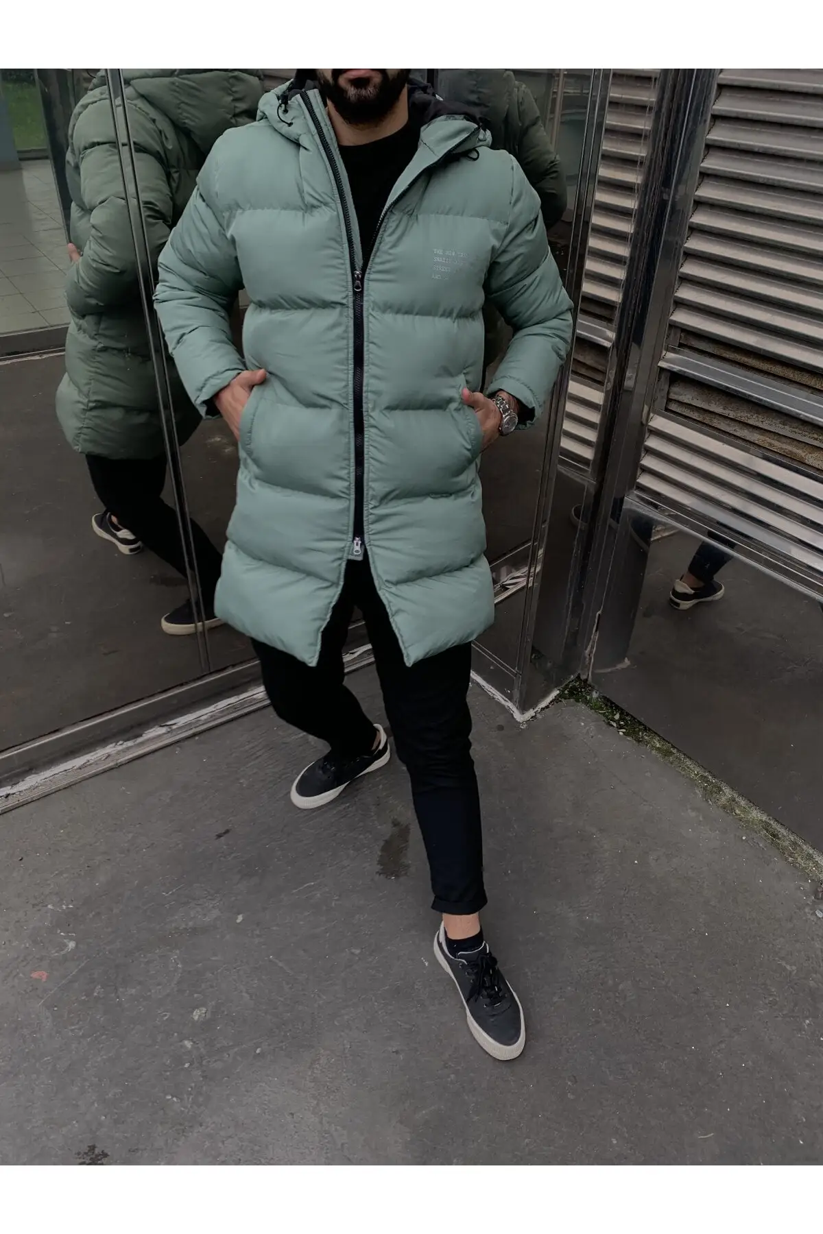 

Мужское мятное пальто с капюшоном