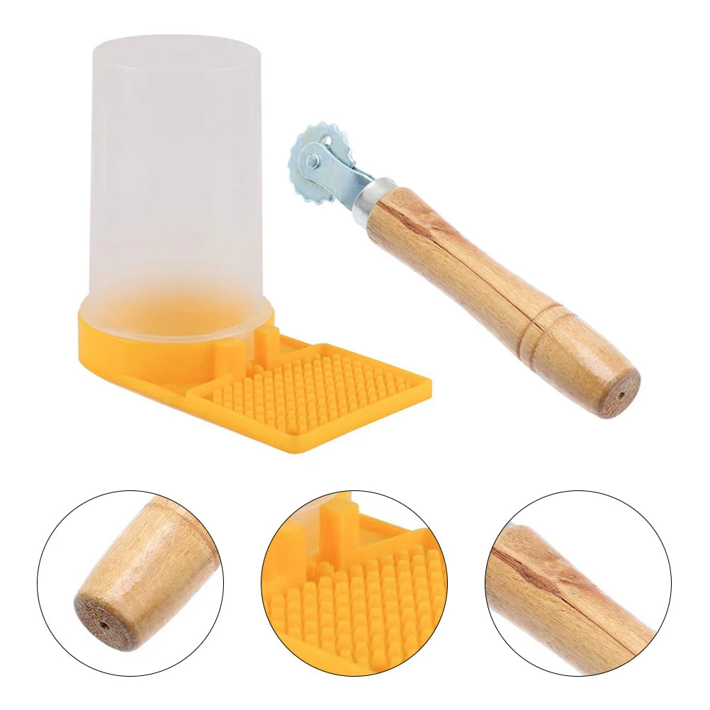 

2Pcs Beehive Feeder Beekeeping Water Feeding Hive Tool Drinking Box