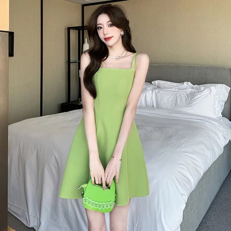 

Платье ТРАПЕЦИЕВИДНОЕ с квадратным вырезом, на бретелях