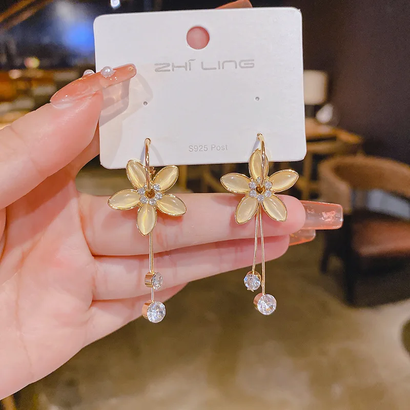 

925 Silver Needle South Korea Dongdaemun Ins Opal Flower Earrings Feminine Sweet Tassel Earrings 2022 New Product PLANT Earing