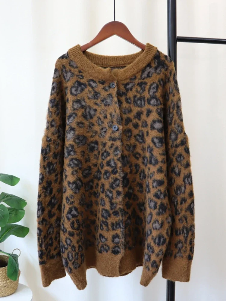 Женский трикотажный кардиган средней длины элегантный мягкий вязаный с