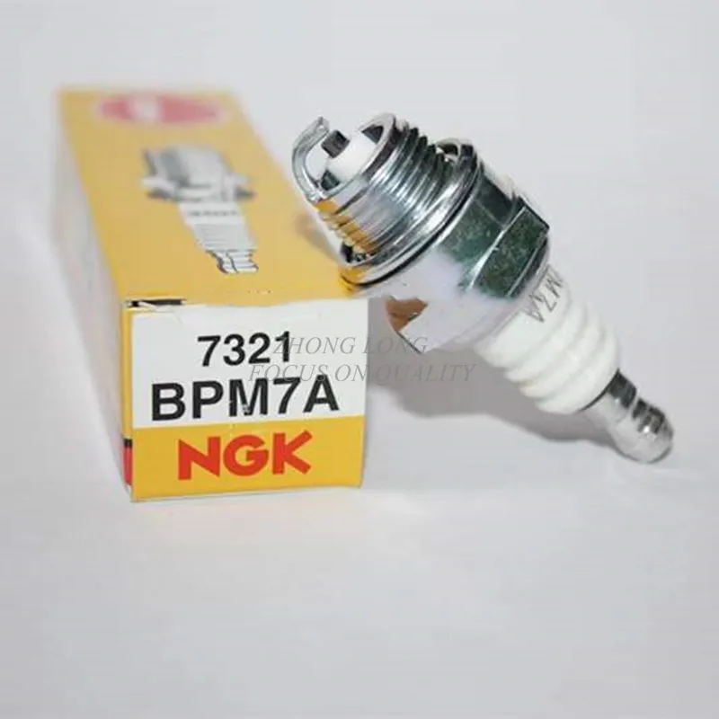 

origal spark plug BPM7A suitable for two-stroke lawn mower tea picking electromechanical saw chainsaw gasoline(1pcs)