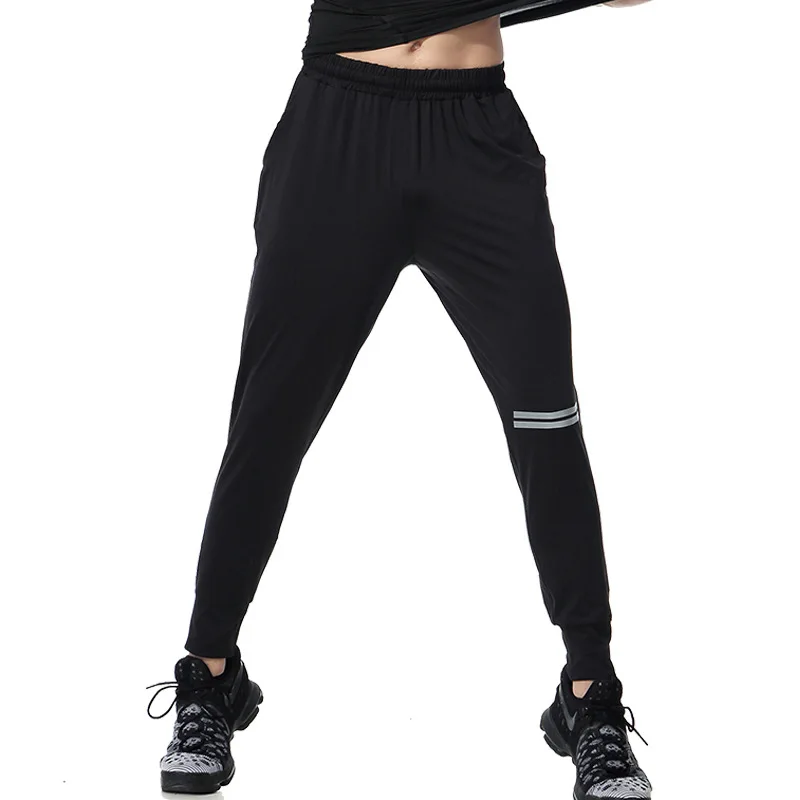 

Men's Black Quick-Drying Running Pants with Foot Straps for Soccer Basketball Training Fitness Long Pants