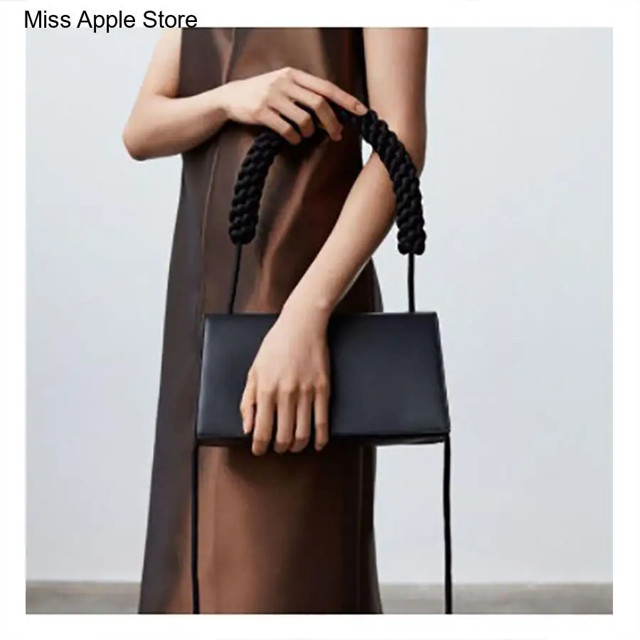 

Shoulder Bags Black Simple Lady Small Square Bag Bolsas Women's Designer Handbags New Summer Vintage Braided Shoulder Strap