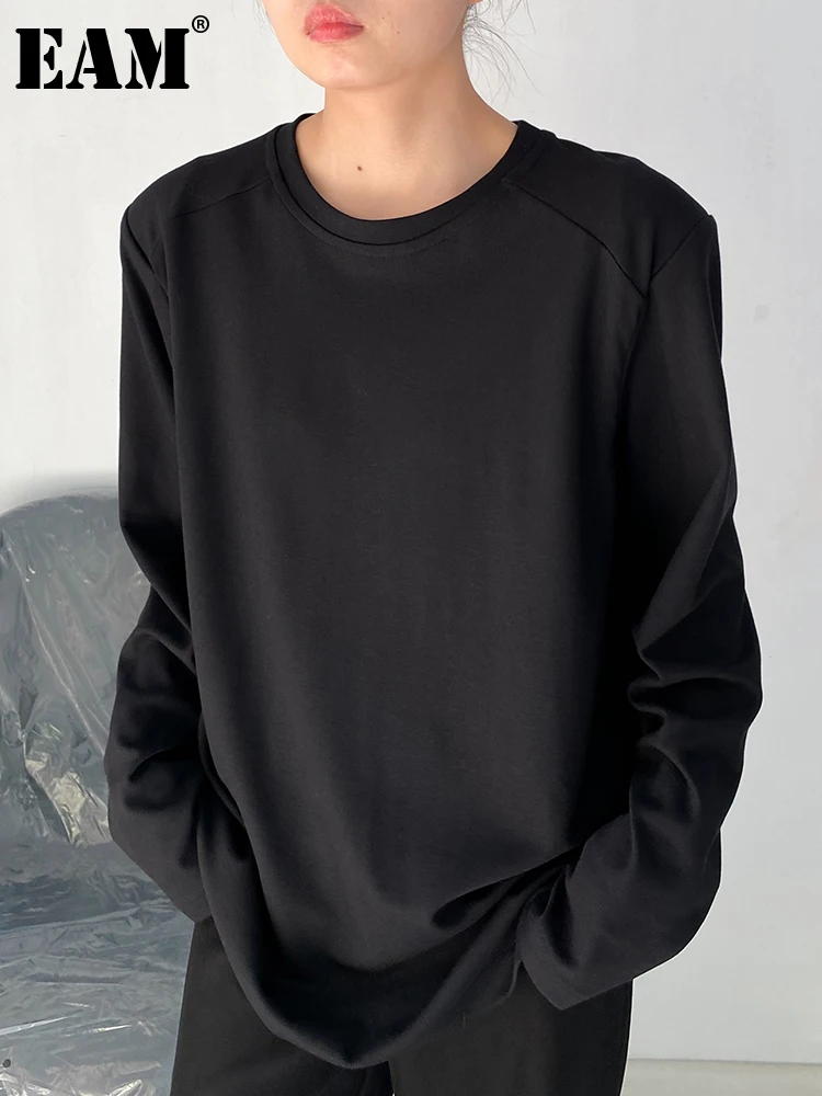 

[EAM] Женская свободная черная Повседневная футболка большого размера с открытым плечом, новая модная осенне-зимняя футболка с круглым вырезом и длинными рукавами 2023 1DF3675