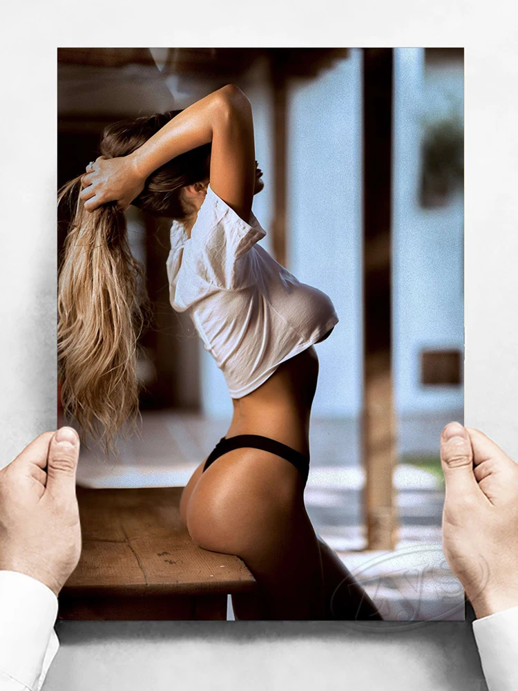 

Классическая картина на холсте с изображением девушки