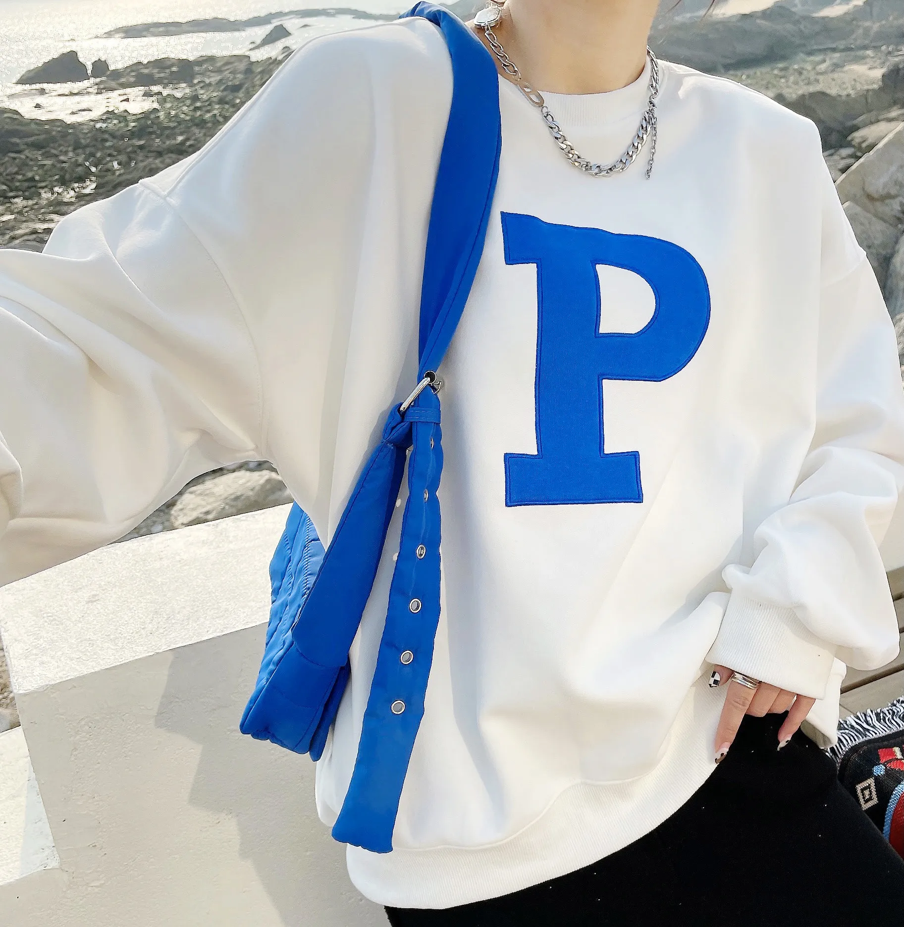 

Women's Oversized Athletic Sweatshirt Plus Size Classic Simple Plain Crew Neck Loose Casual Basic Pullovers Coat Blue