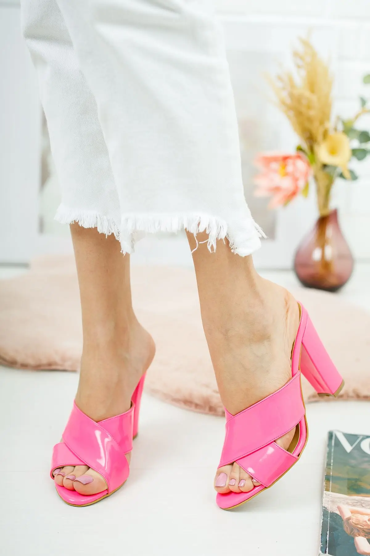 

Women's Fashion Handmade Special Patent Leather Heels Slippers