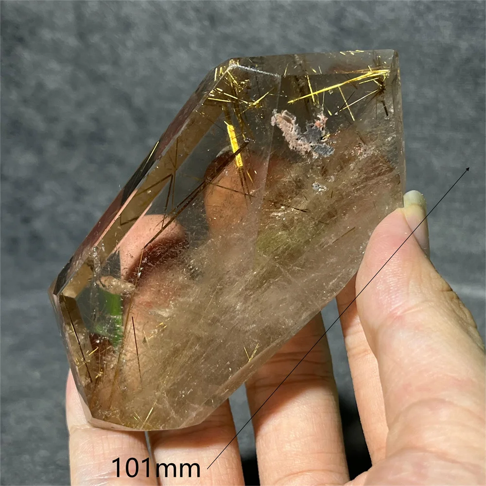 

Натуральный рутил золотистого цвета