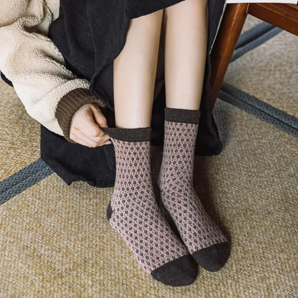 Smart Casual Breathable Stockings Not Restrained Literary And Artistic Warm Socks Comfortable Medium Length Socks Ethnic Style