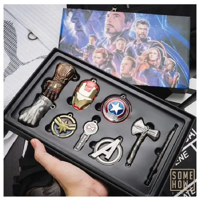 

Disney Action Figure Ornament Toys Thor Ax Iron Man Mask Thanos Glove Keychains Avengers Endgame Car Key Pendant Birthday Gift