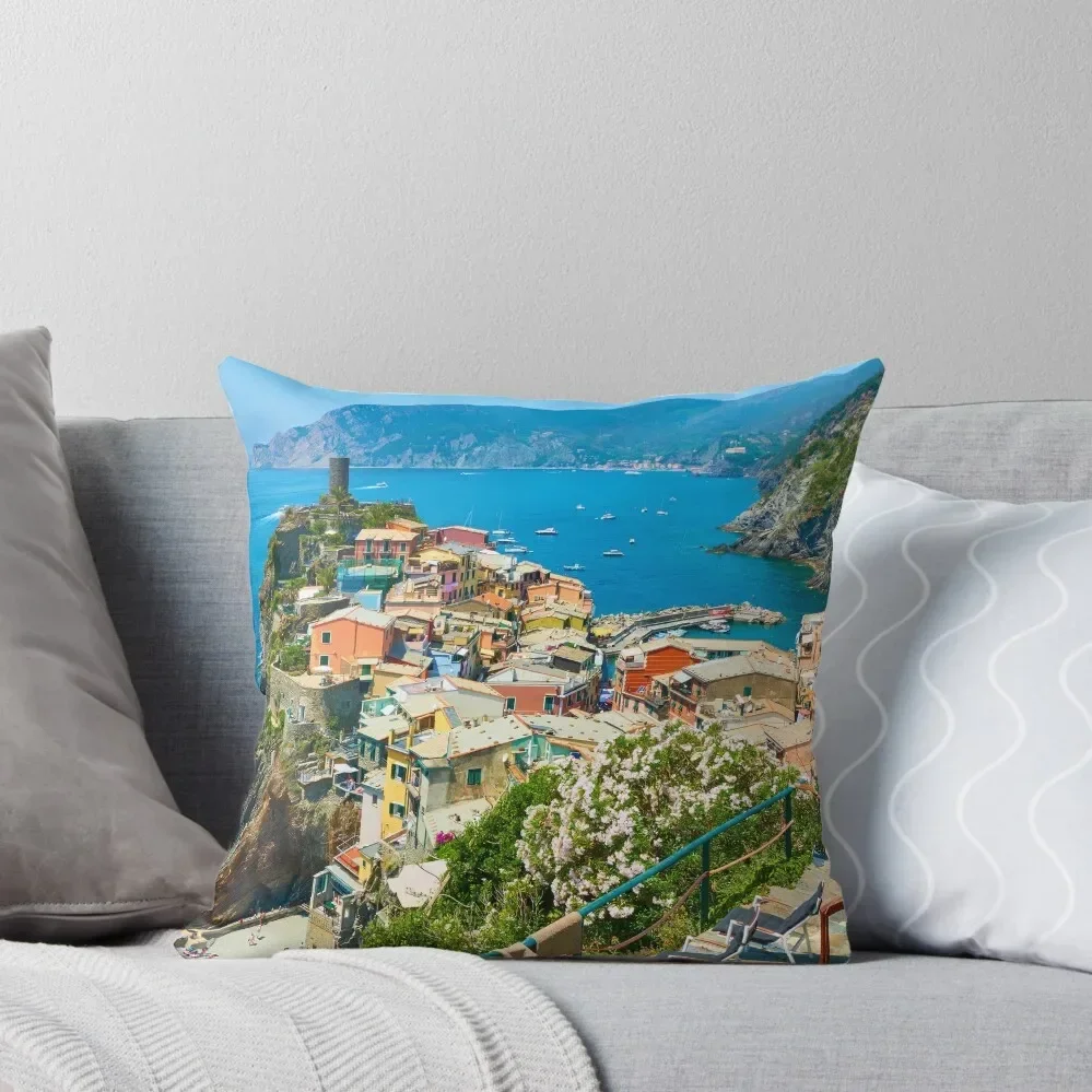 Vernazza Town in Cinque Terre Декоративная подушка Рождественские декоративные подушки Чехлы