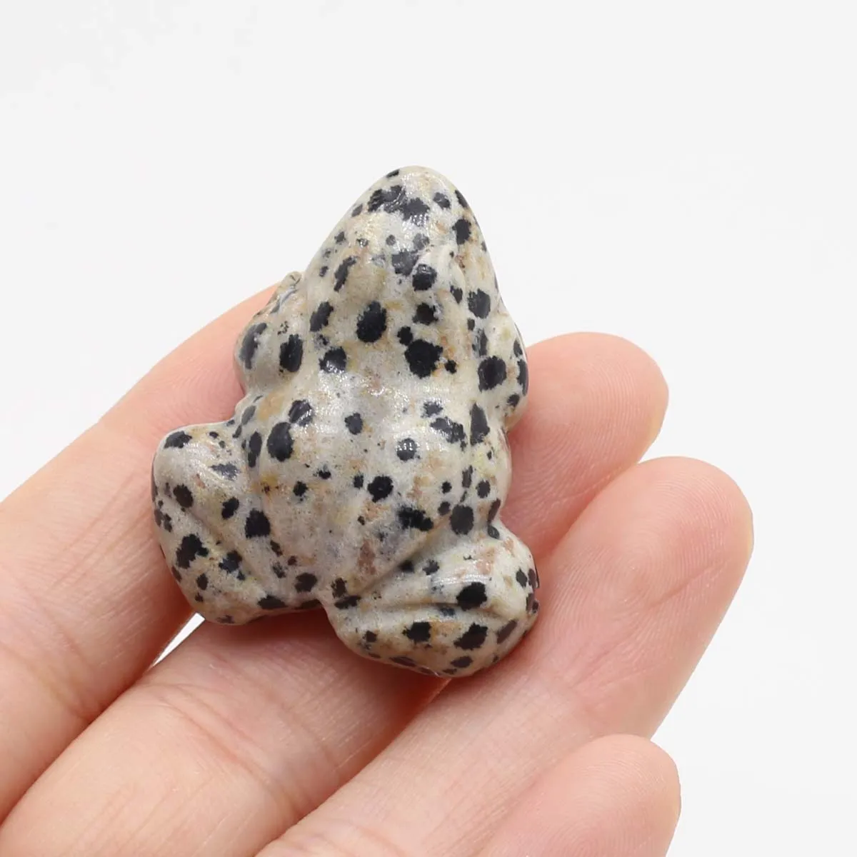 

Лягушка из камня