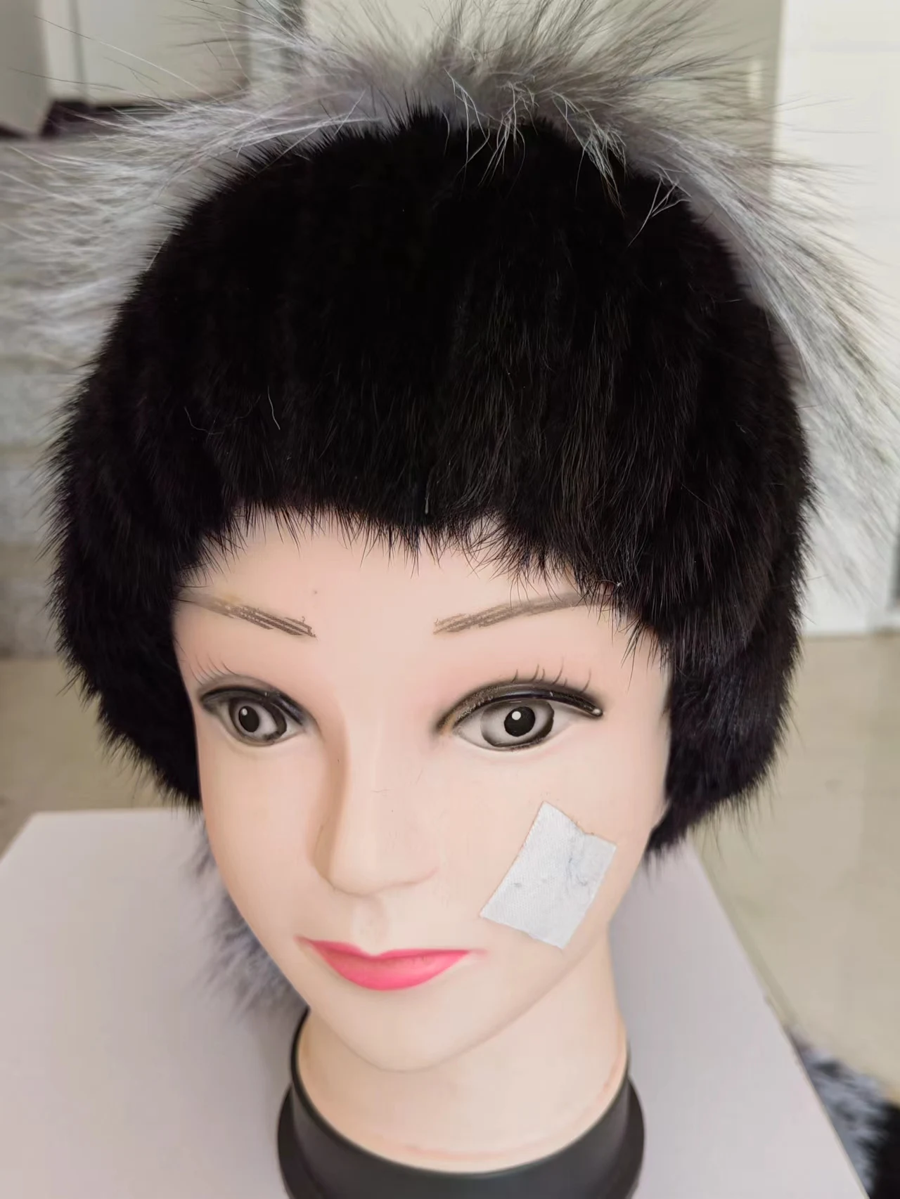 

Mink hair Fur Grass Womens New Hat Thickened Ear Protection to Keep Warm and Fashionable in winter