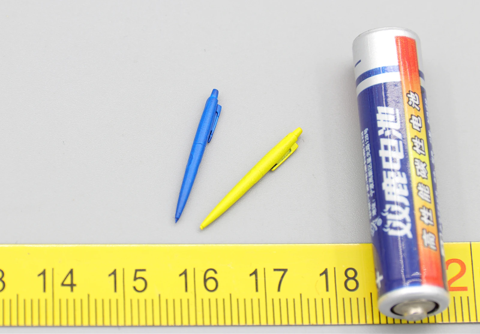 

SS 036 1/6 Scale Soldier Pen Model for 12''US 10th Special Forces