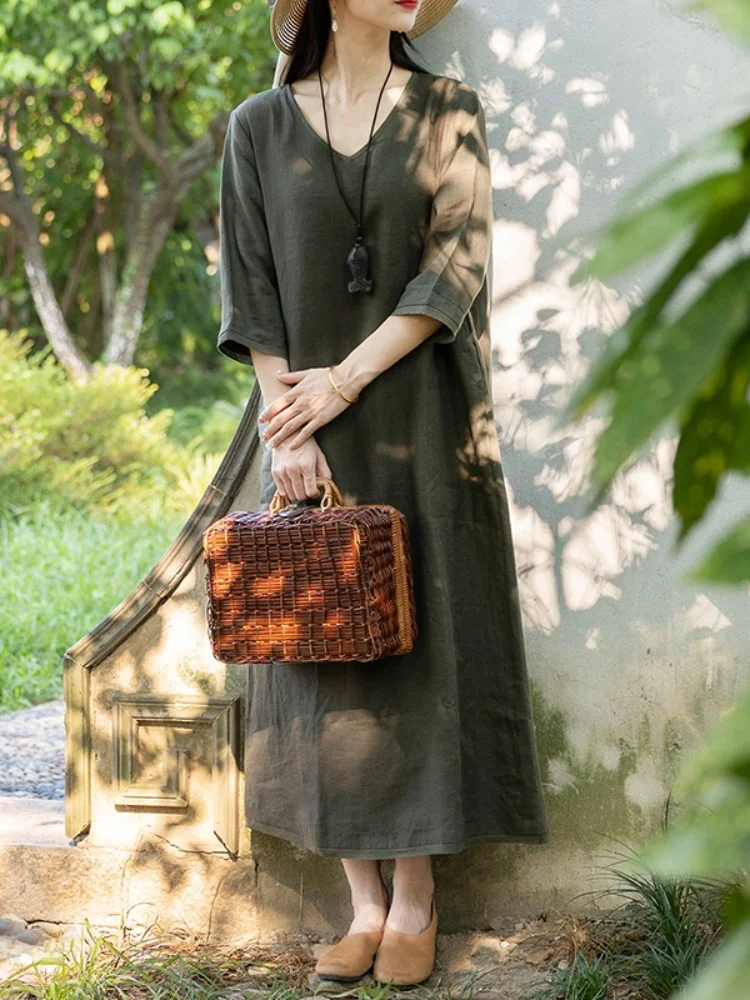 Художественное однотонное хлопковое и льняное платье с короткими рукавами