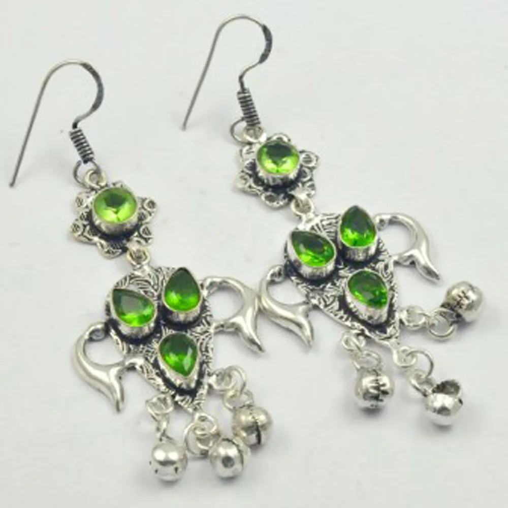 

Серебристые серьги Peridots сверху меди, США Размер 74 мм, E3427