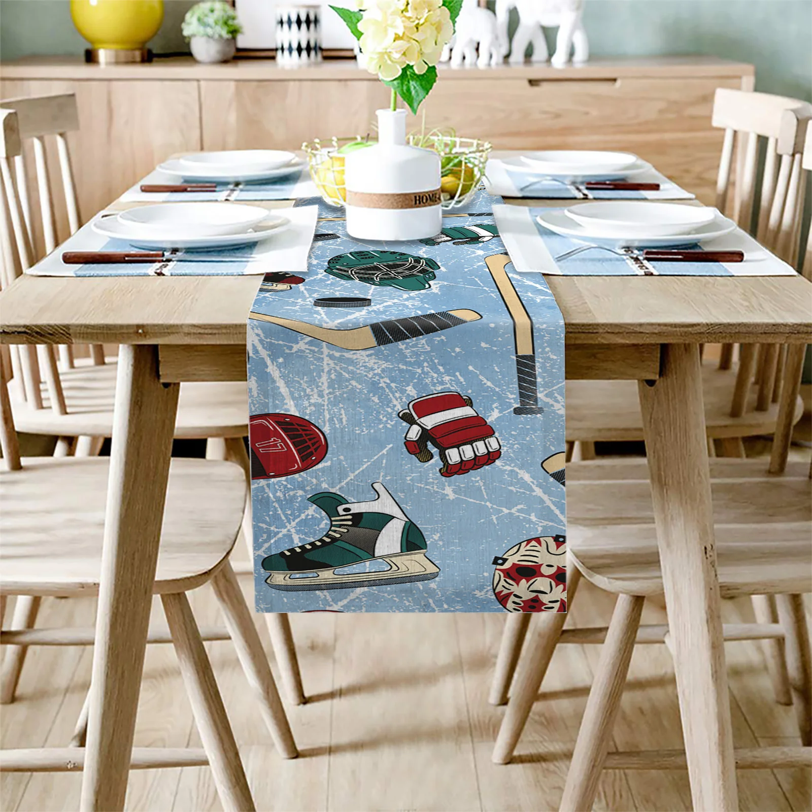 Шапка в виде хоккейного шарика стиле ретро декор для журнального столика