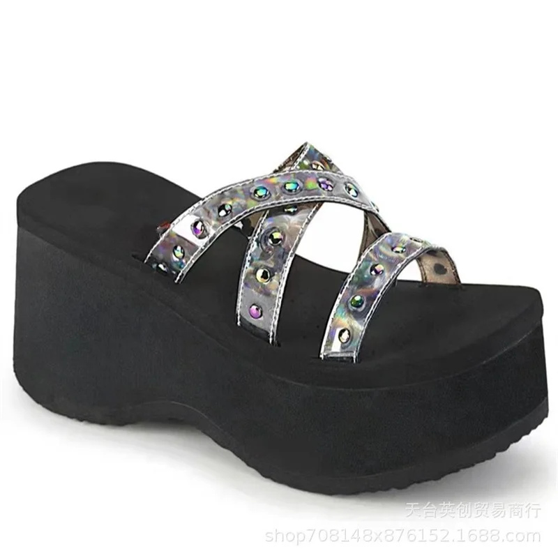 Summer 2022 Platform Wedges Fashion Coth Slippers Hot Women's Metal Rivet Design Sandals for Women Narrow Band Shoes Women