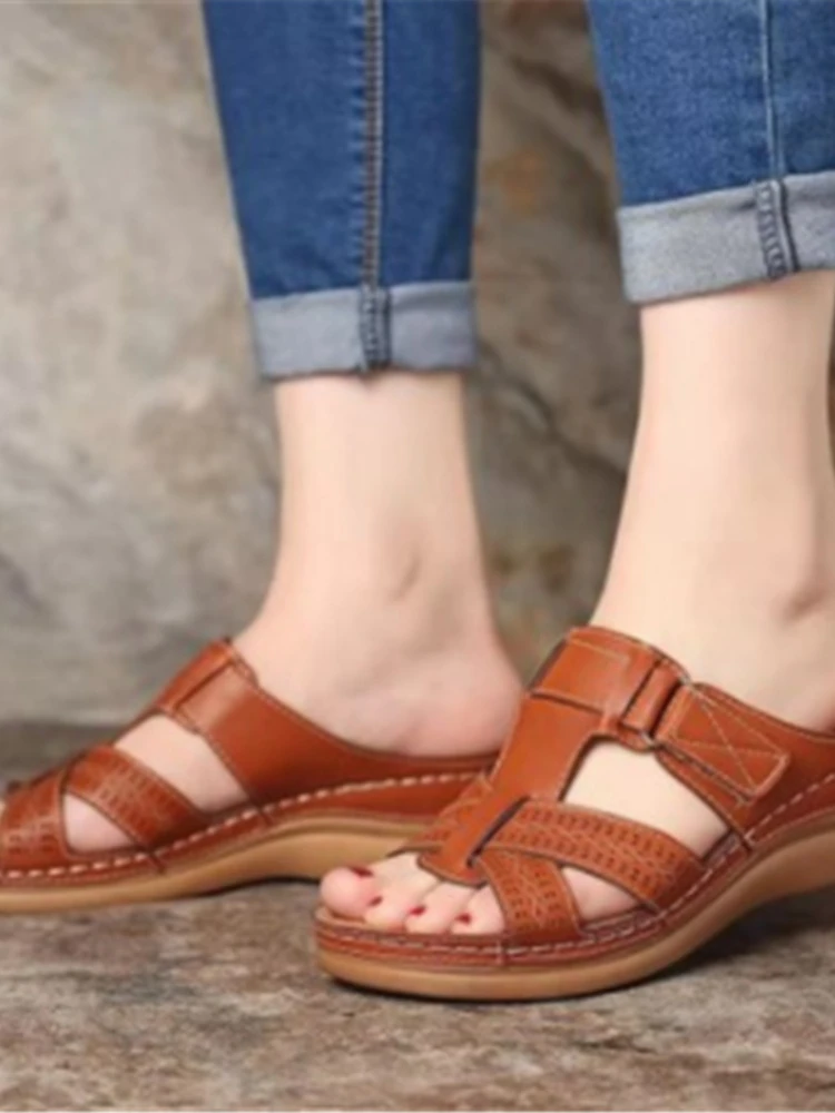 

2022 New Popular Wedge Heel Women's Slippers Car Line Non-slip Light Large Size Comfortable Slippers Women's Sandals