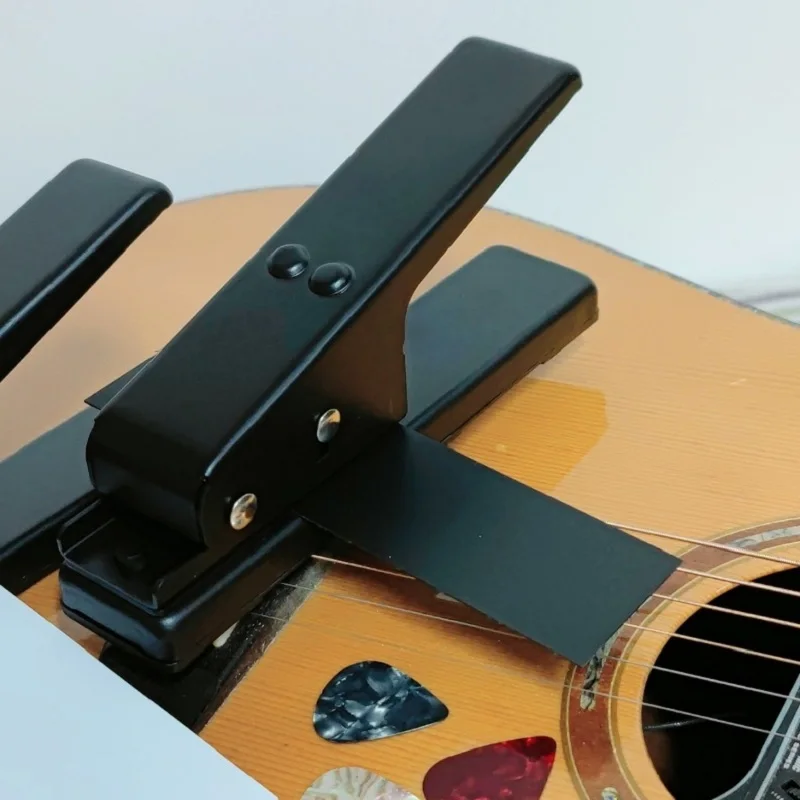 

Guitar Pick Punch DIY Own Picks Guitar Tools Card Cutter Popular Plectrum Punch Fashion Competitive Metal Guitar Pick Cutter