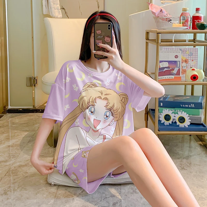 Женский пижамный комплект из двух предметов с коротким рукавом и шортами |