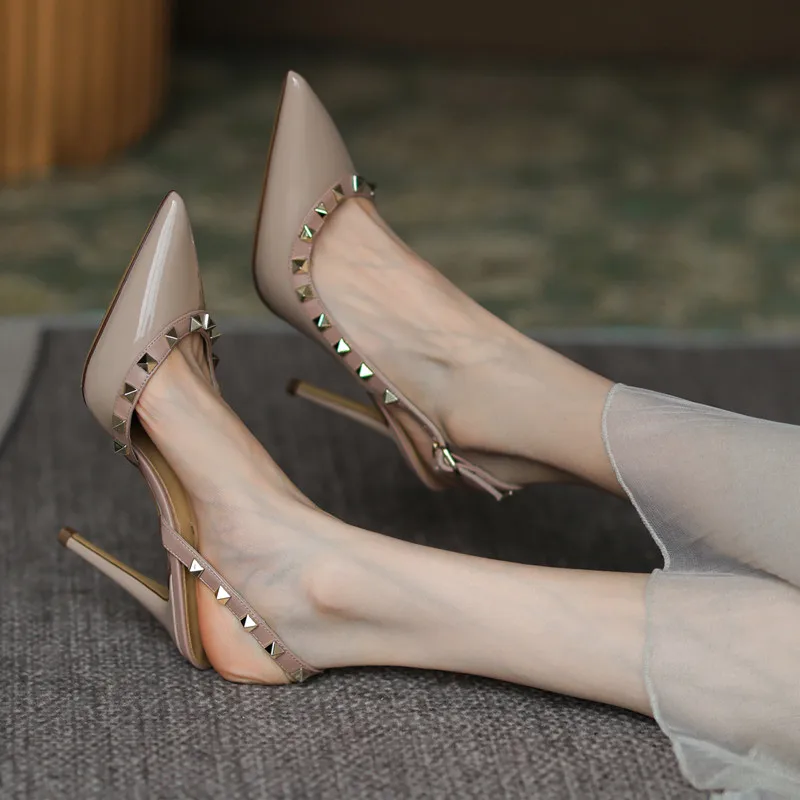 Rivet French high heels women's 2022 summer new one-word buckle pointed toe stiletto toe sandals single shoes 9CM