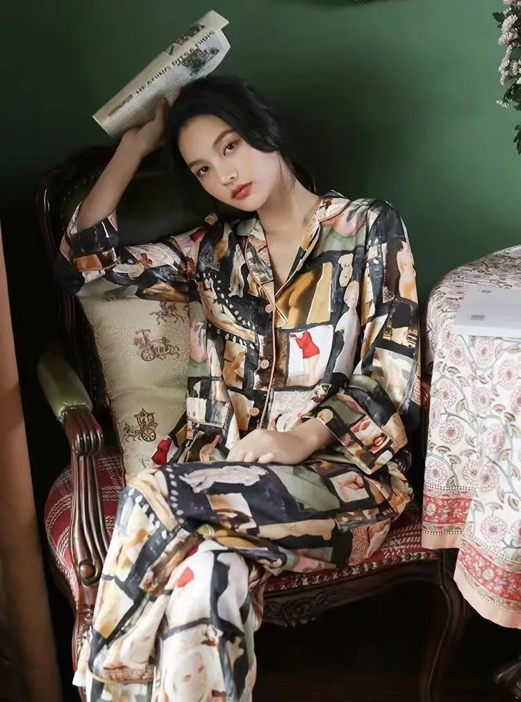 

Комплект пижамный Maison Gabrielle женский атласный, комплект из 2 предметов, с принтом, с длинным рукавом, одежда для сна, весна-лето 2022