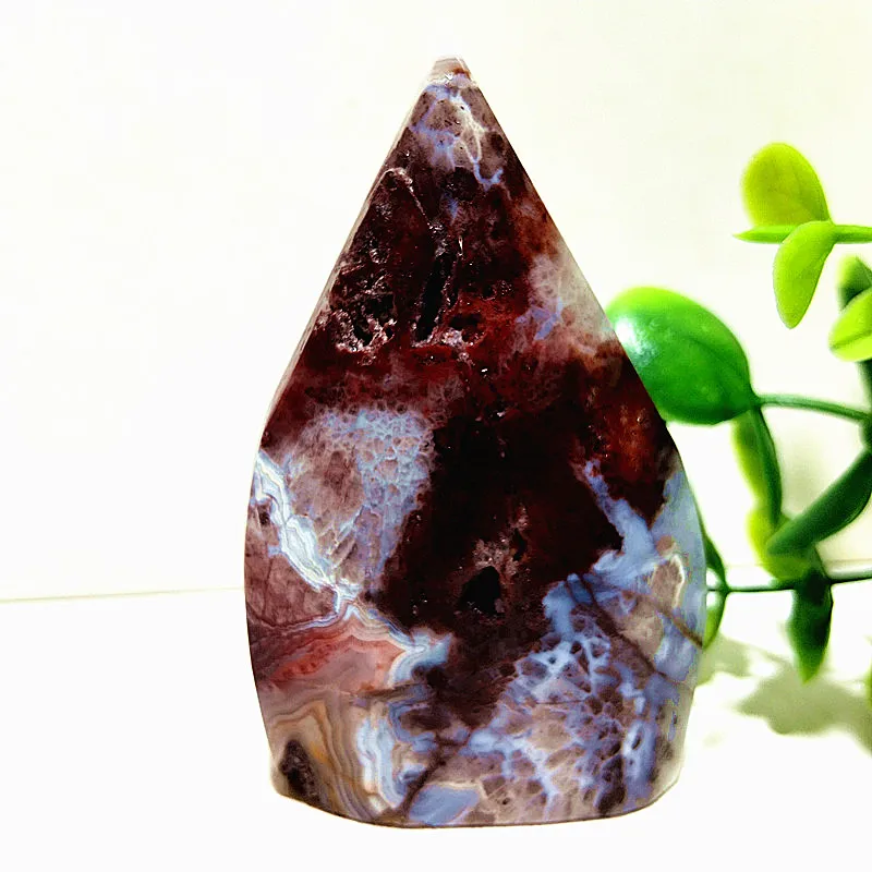 

Необработанный красный агат EBET