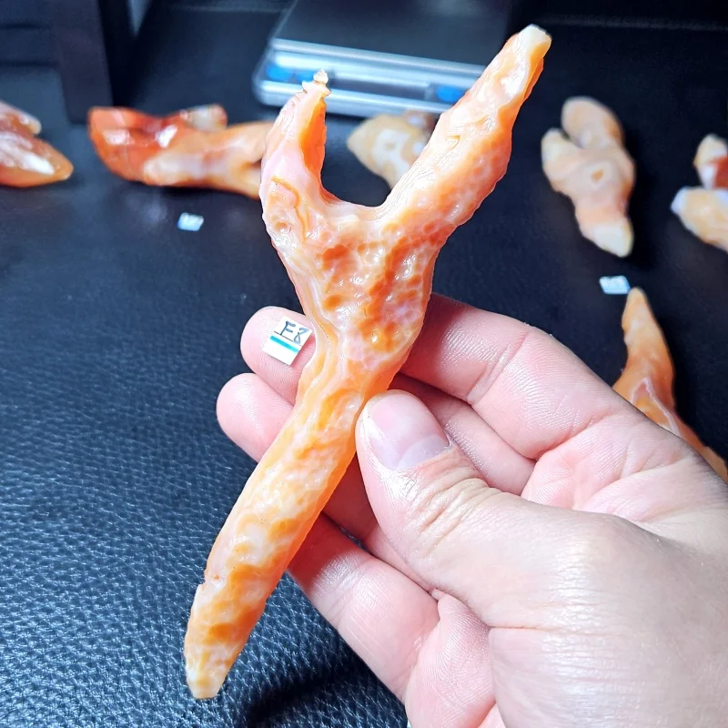 

Натуральные кристаллы красного агата Pinhan