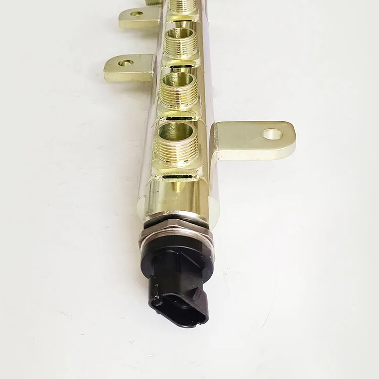 Фото Топливный коллектор Common Rail для двигателей 6ISBe, 6ISDe, QSB6.7, номер детали 0445226042, 3977530 №4