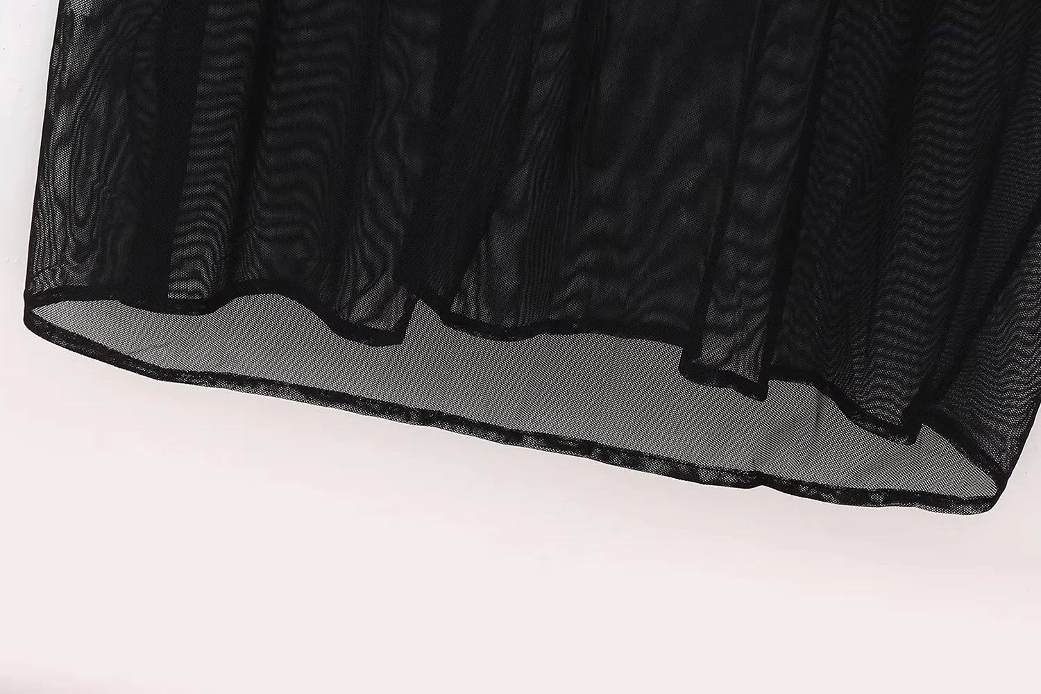 Женское шифоновое платье с коротким рукавом круглым вырезом и вырезами