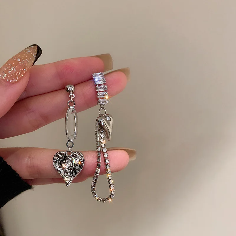 

Fashion Metal Asymmetrical Crystal Earrings, Heart-Shaped, Korean Style, Light Luxury Jewelry Gifts For Women
