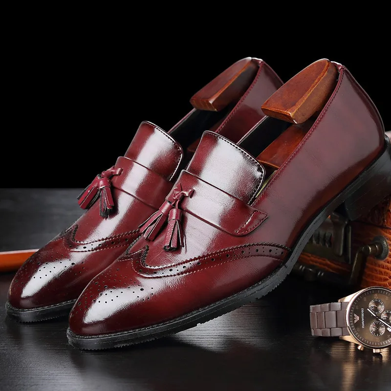 

Британские ретро мужские заостренные замшевые туфли с бахромой на плоской подошве оксфорды кожаные туфли повседневные Лоферы деловые стро...