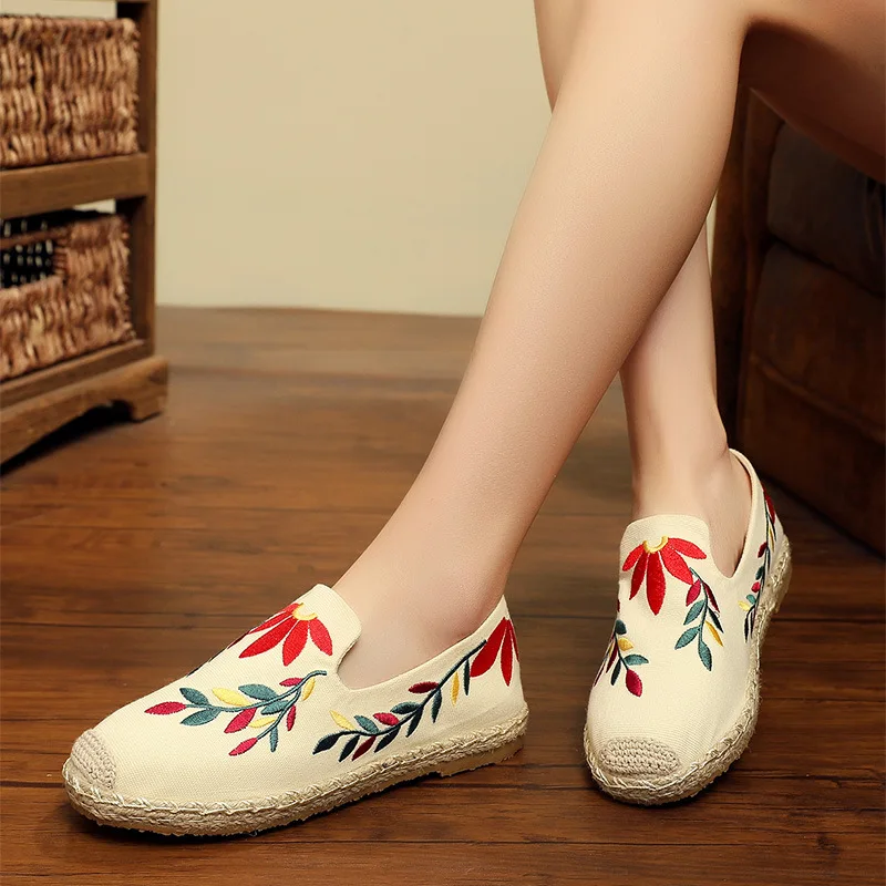 New Women's Canvas Casual Shoes round Toe Vintage Breathable Embroidered Cloth Shoes Fashion Artistic Pastoral Women Shoes