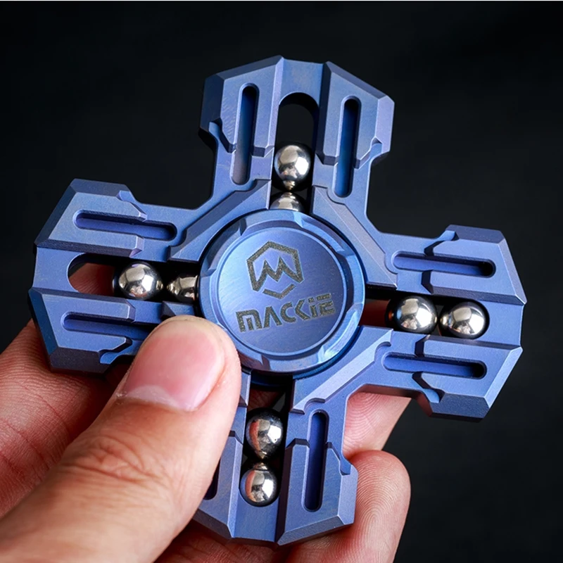 Great Holy Knight Diamond Alloy Four-leaf Fidget Spinner Decompression Toy EDC enlarge