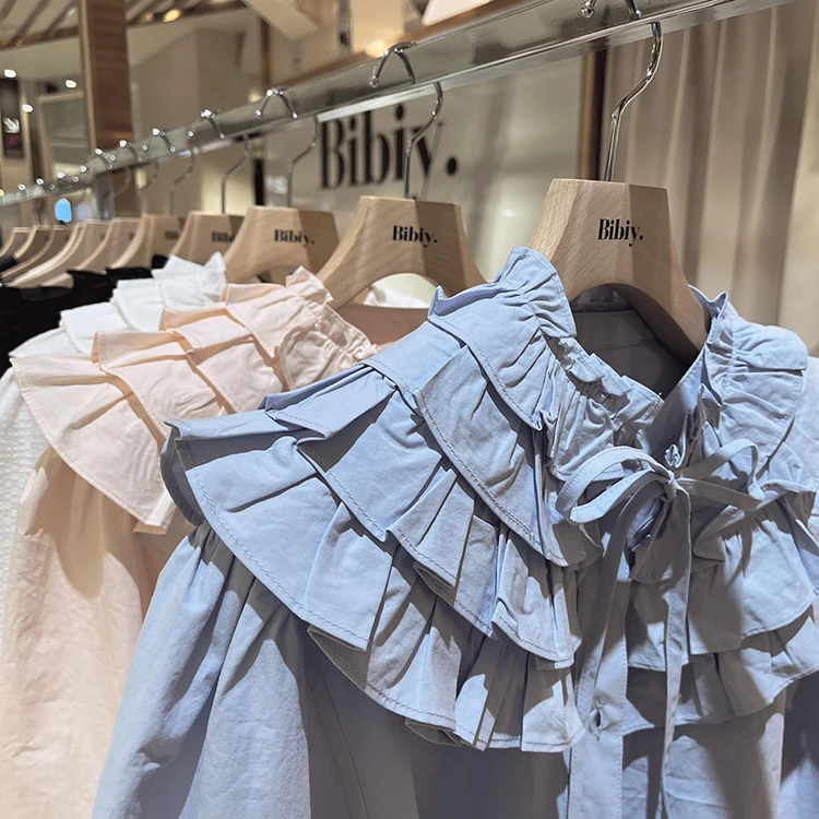 Хлопковая рубашка в японском стиле со съемными оборками воротником на шнуровке и