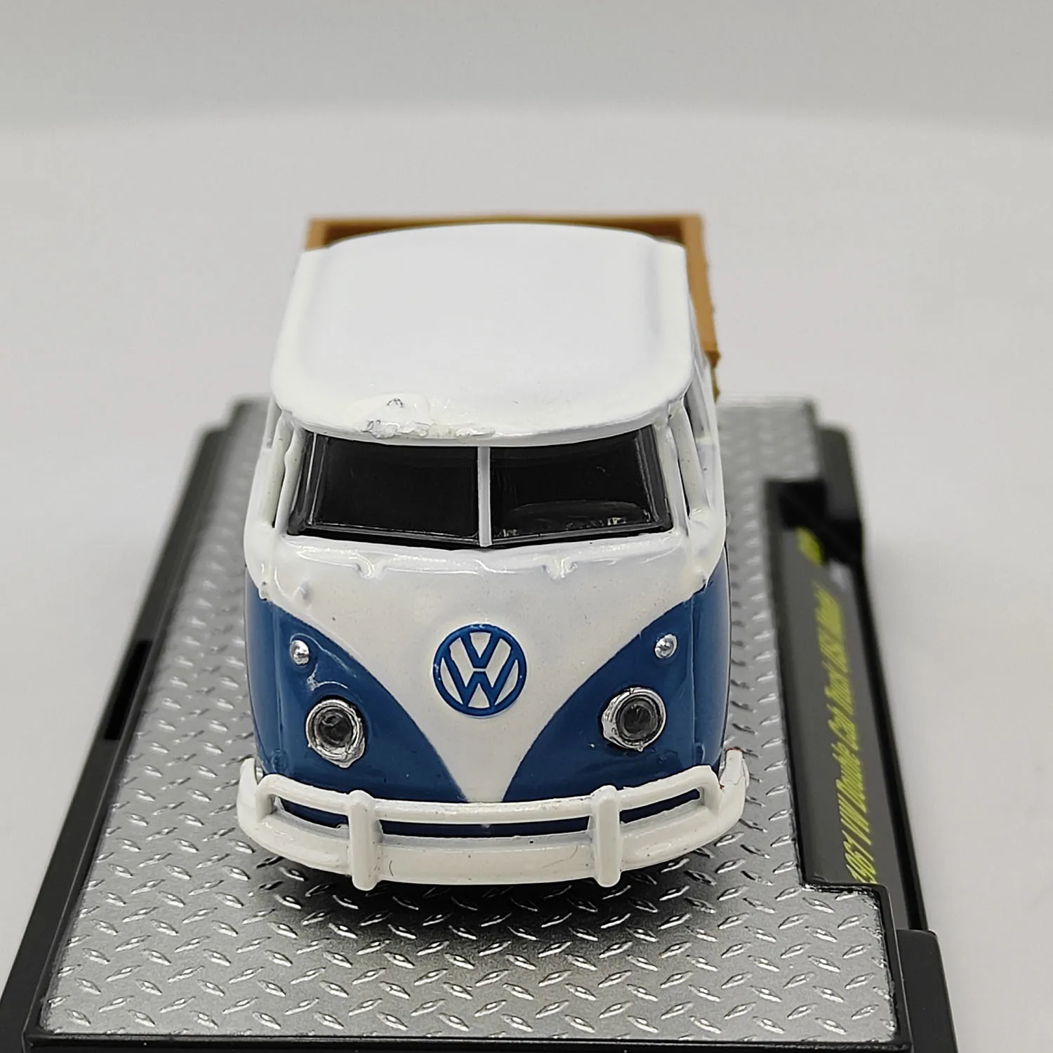 Фото Коллекционная модель грузовика VW 1961 года, масштаб 1/64, из литого металла, сувенир, украшение для витрины №4