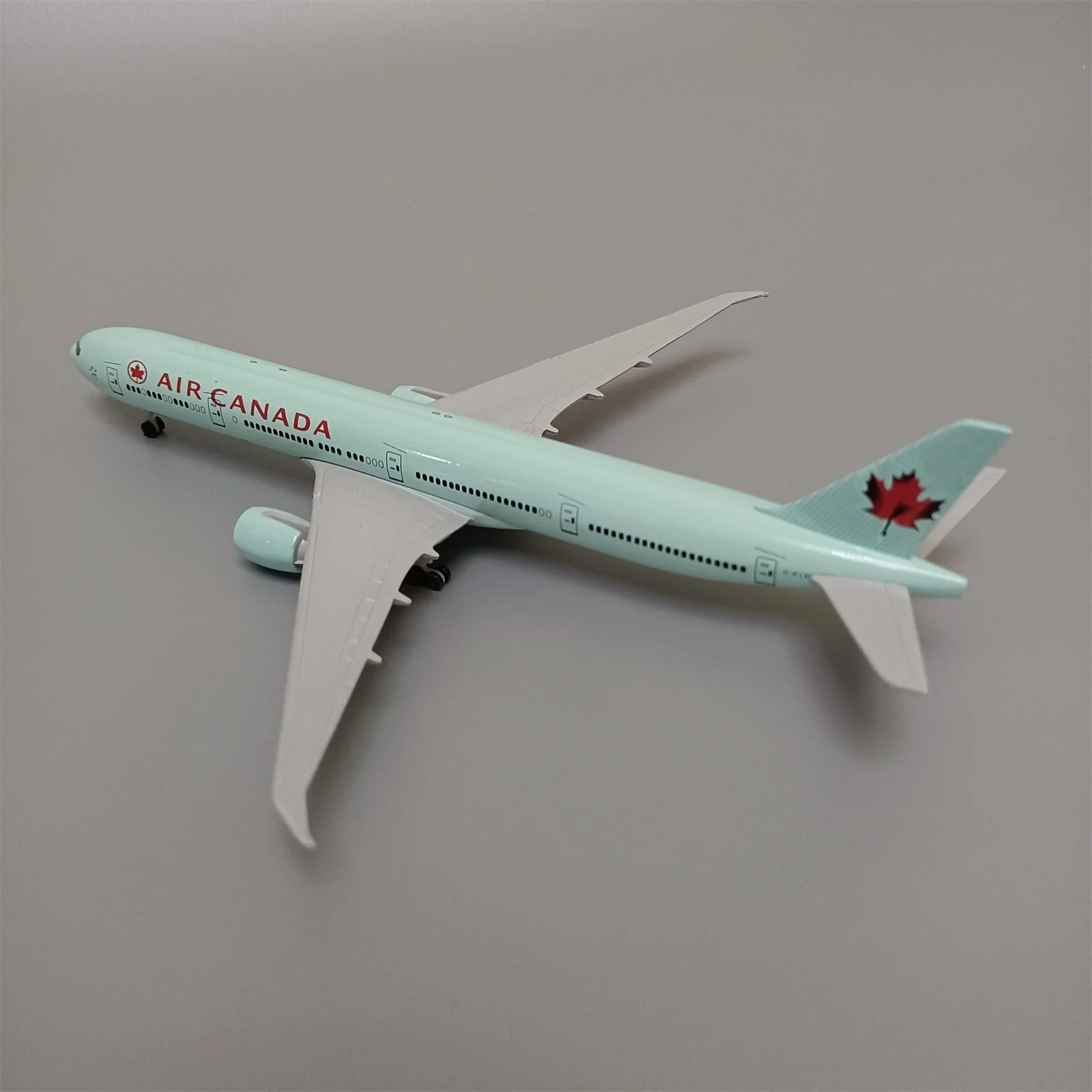 Модель самолета из металлического сплава 19 см авиакомпании Канада-авиалинии
