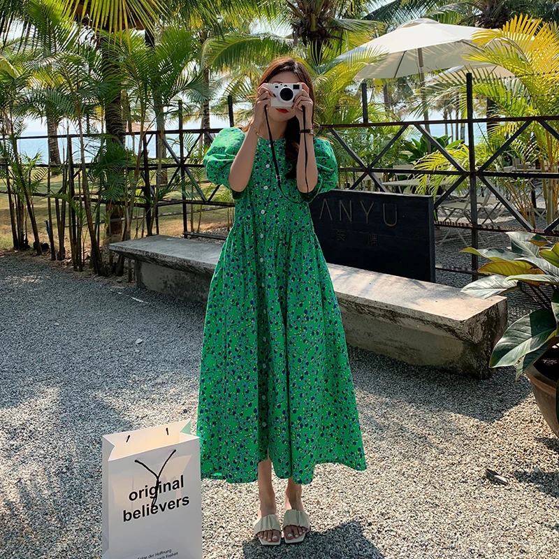 

Новинка лета 2023, свободное платье с цветочным принтом, летнее платье средней длины для полных девушек, стройнящее платье с коротким рукавом