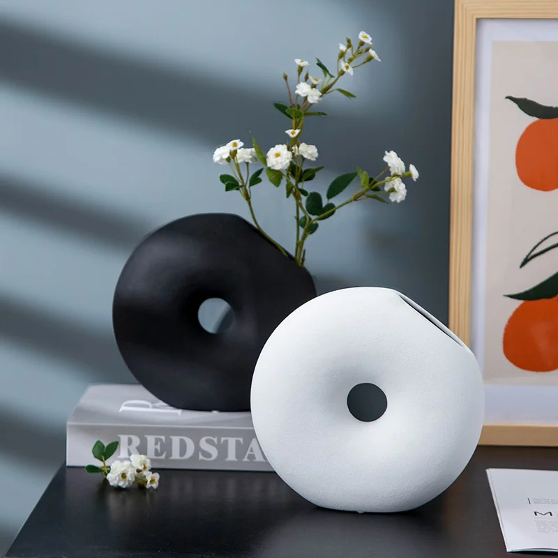 

Nordic Creative Ceramic Black And White Round Vase Decoration Living Room Bedroom Flower Arrangement Home Decorat Ornaments