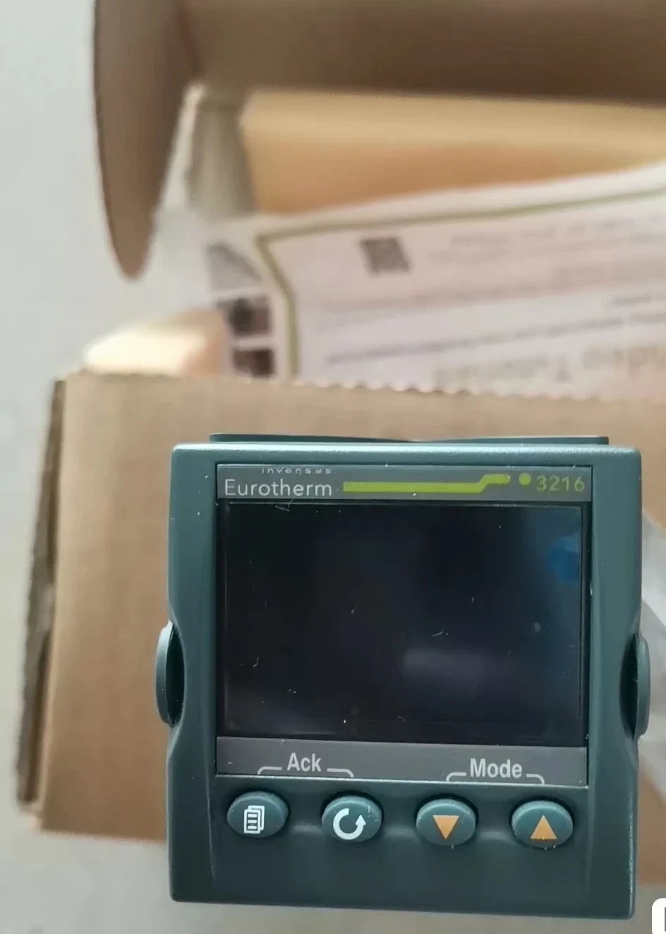 Eurotherm 3216i/FM/VH/RRXX/R/XXX/G/ENG/ENG/XXXXX/XXXXX/XXXXX/XXXXXX/X///////