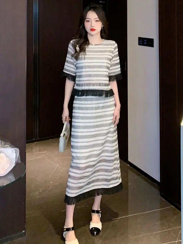 

Summer Stripes Knitted Two Piece Set Chic Fashion Women Tassel O Neck Loose Sweater+Fringed High Waist A Line Skirt Casual Suit