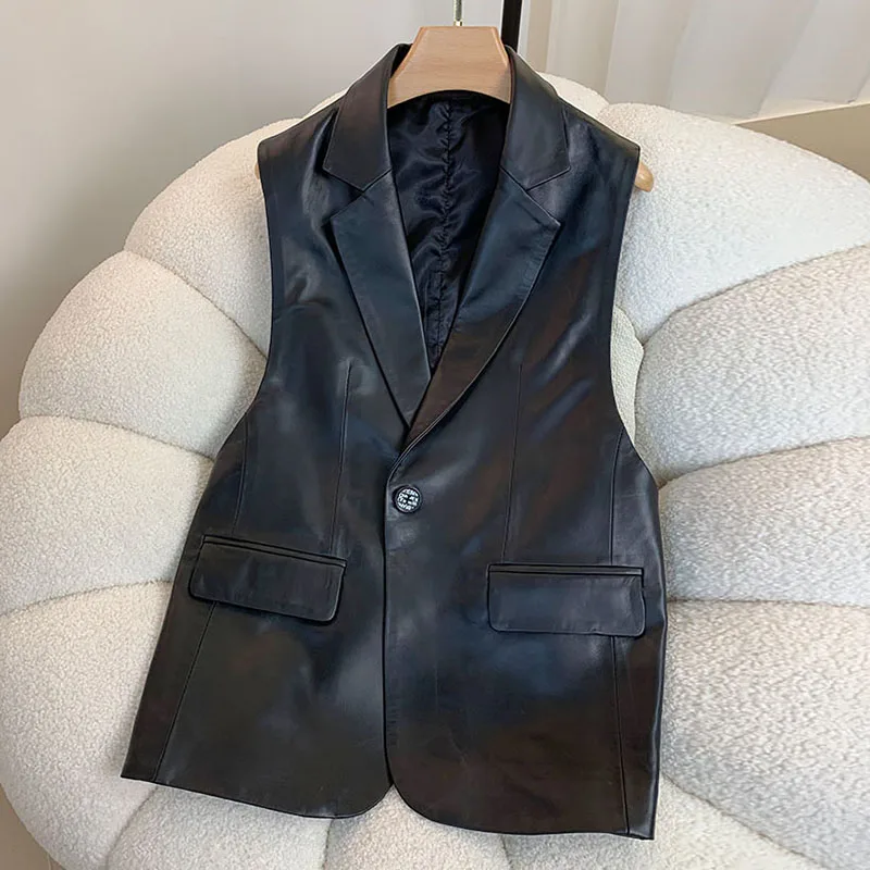 Женская кожаная куртка без рукавов