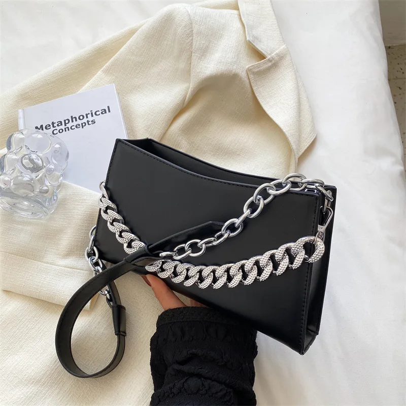 

2023 Summer New Trendy Fashion Luxury Size Simple Wild Messenger Bag Niche Shoulder Bag Armpit Bag Popular Small Bag Women