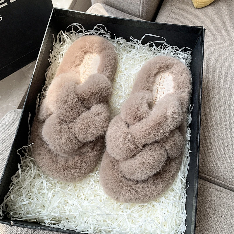 Зимние новые пушистые тапочки на плоской подошве женская модная замшевая