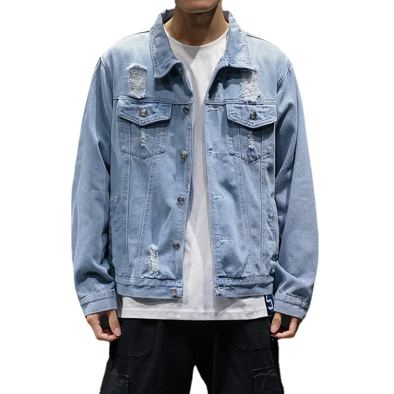 Мужская джинсовая куртка с дырками светло-голубая повседневная из денима